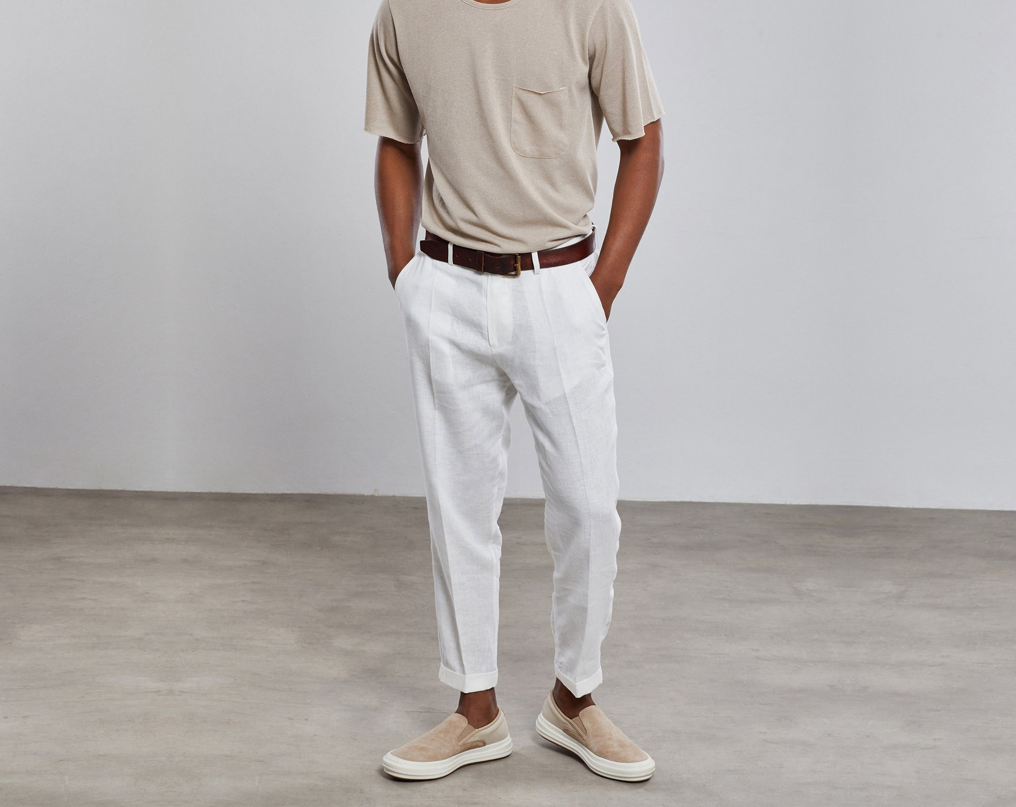 Pure White Linen Carrot Pants - Image 4
